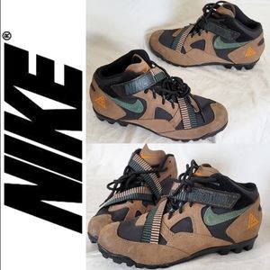 Nike ACG Vintage Hike Kicks